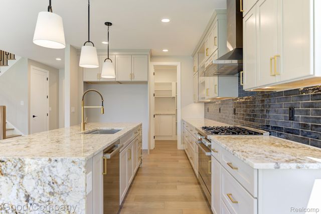 808 Irving Avenue, Royal Oak, MI 48067