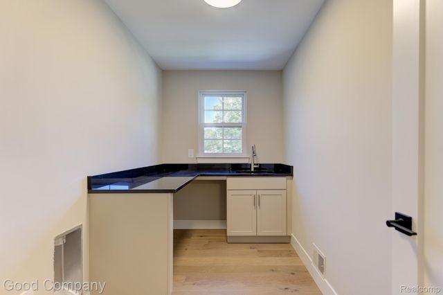 808 Irving Avenue, Royal Oak, MI 48067