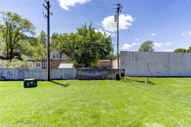808 Irving Avenue, Royal Oak, MI 48067