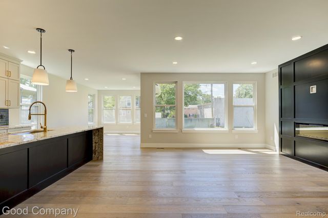 808 Irving Avenue, Royal Oak, MI 48067