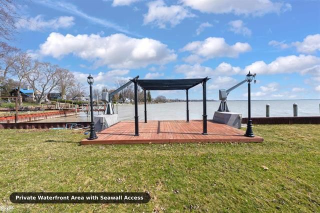 36542 Marquardt Drive, New Baltimore, MI 48047