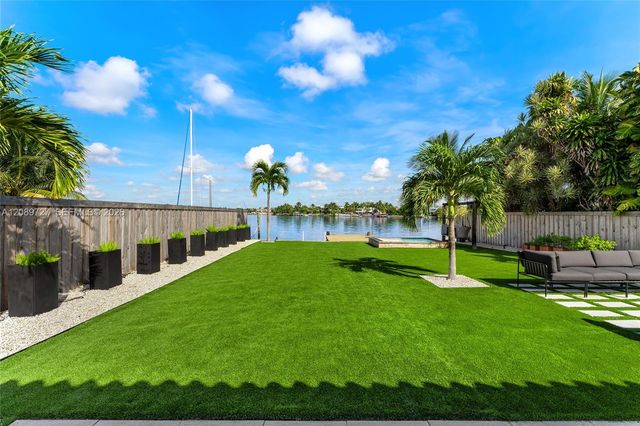 925 Stillwater Drive ., Miami Beach, FL 33141