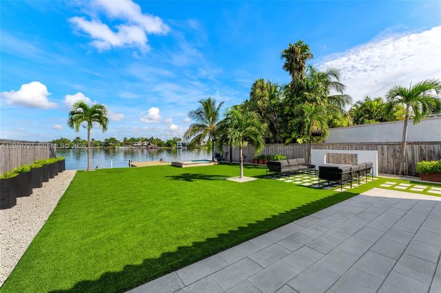 925 Stillwater Drive ., Miami Beach, FL 33141