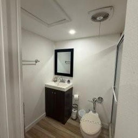 26 Diplomat Parkway, Hallandale Beach, FL 33009