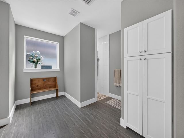 1051 Trailhead CIR, Dripping Springs, TX 78620
