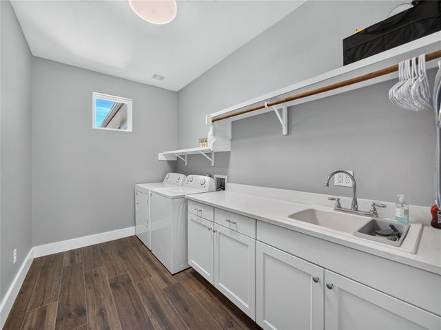 1051 Trailhead CIR, Dripping Springs, TX 78620