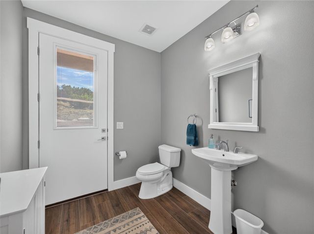1051 Trailhead CIR, Dripping Springs, TX 78620