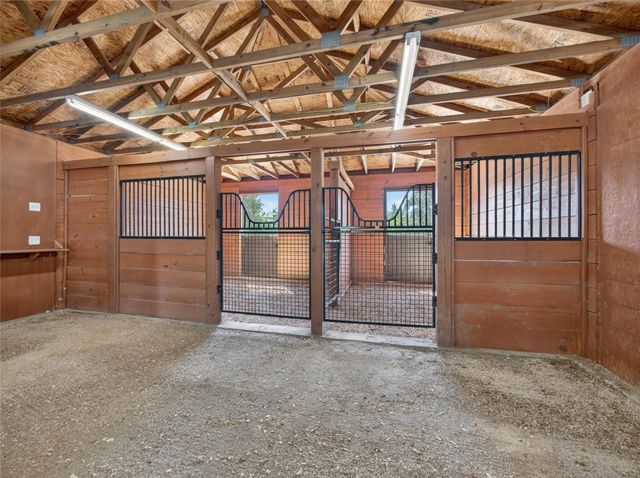 1051 Trailhead CIR, Dripping Springs, TX 78620