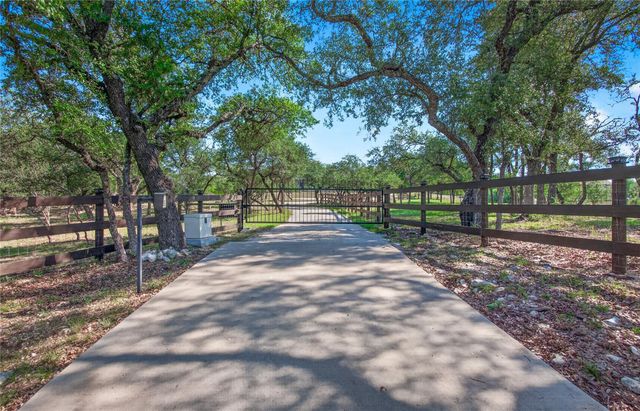 1051 Trailhead CIR, Dripping Springs, TX 78620