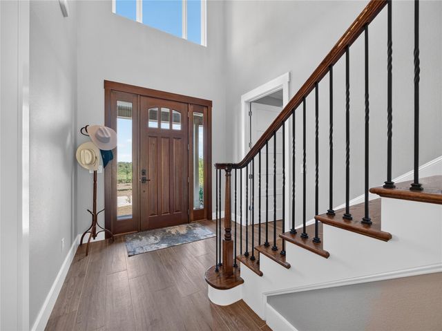 1051 Trailhead CIR, Dripping Springs, TX 78620