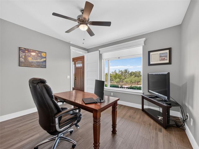 1051 Trailhead CIR, Dripping Springs, TX 78620