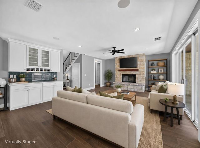 1051 Trailhead CIR, Dripping Springs, TX 78620