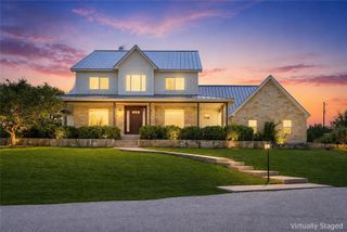 1051 Trailhead CIR, Dripping Springs, TX 78620
