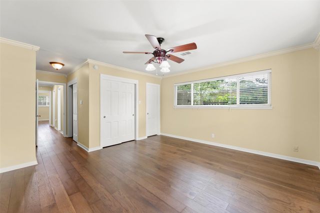 7722 Richmond Avenue, Houston, TX 77063