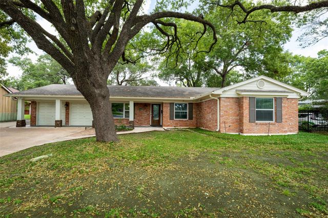 7722 Richmond Avenue, Houston, TX 77063
