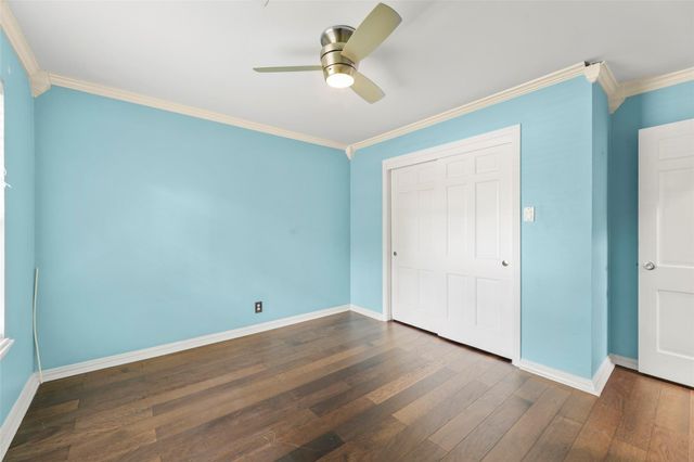 7722 Richmond Avenue, Houston, TX 77063