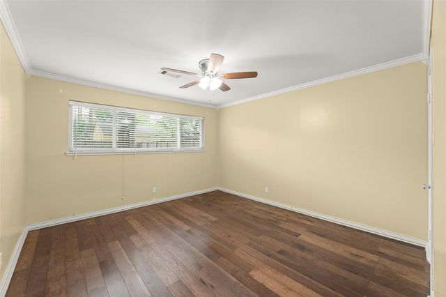 7722 Richmond Avenue, Houston, TX 77063