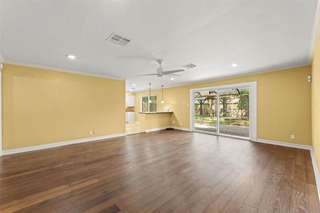 7722 Richmond Avenue, Houston, TX 77063