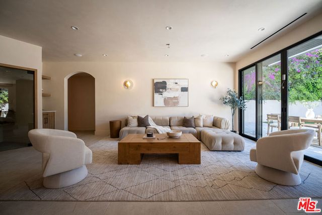 14807 Otsego Street, Sherman Oaks, CA 91403