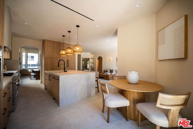 14807 Otsego Street, Sherman Oaks, CA 91403