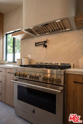 14807 Otsego Street, Sherman Oaks, CA 91403