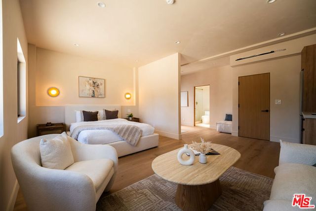 14807 Otsego Street, Sherman Oaks, CA 91403