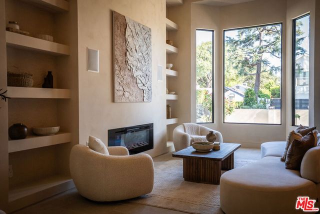 14807 Otsego Street, Sherman Oaks, CA 91403