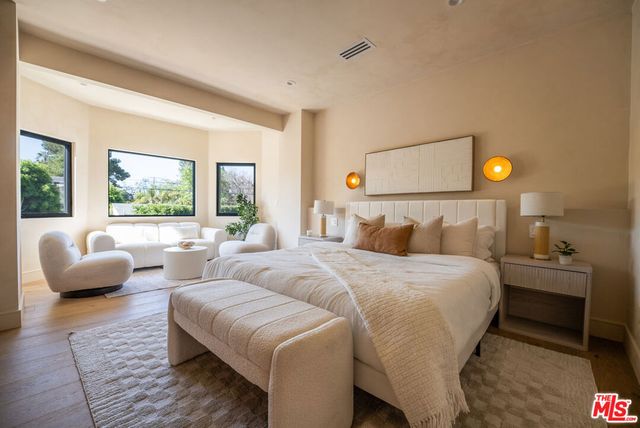 14807 Otsego Street, Sherman Oaks, CA 91403