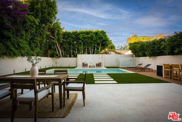14807 Otsego Street, Sherman Oaks, CA 91403