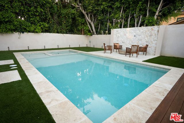 14807 Otsego Street, Sherman Oaks, CA 91403