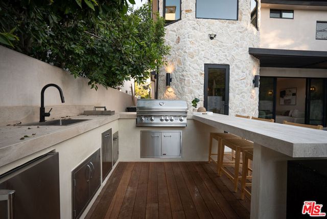 14807 Otsego Street, Sherman Oaks, CA 91403