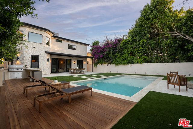 14807 Otsego Street, Sherman Oaks, CA 91403