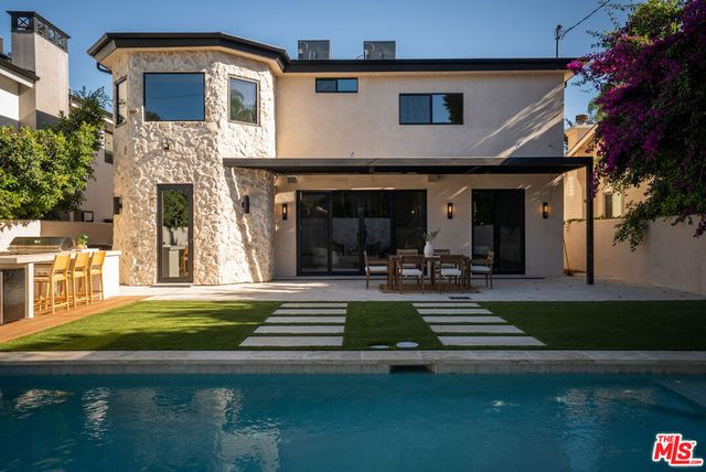 14807 Otsego Street, Sherman Oaks, CA 91403