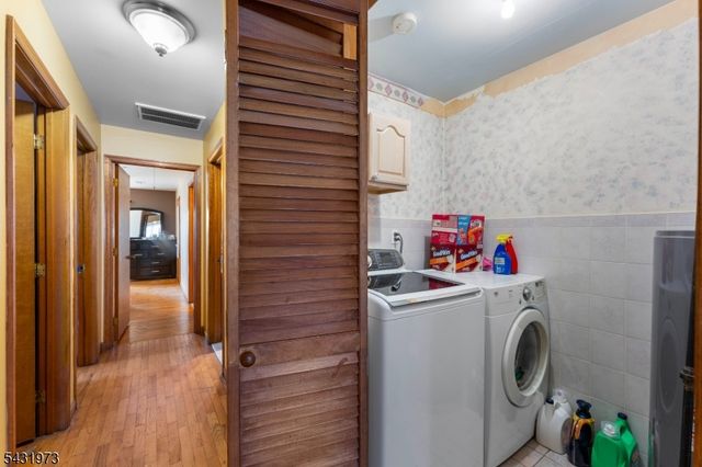 34 Erie St, Elizabeth City, NJ 07206