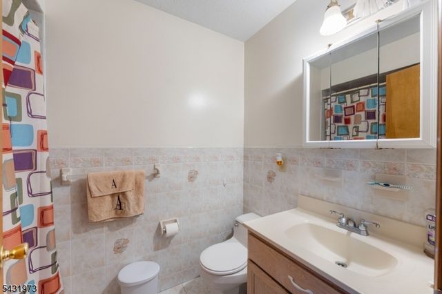 34 Erie St, Elizabeth City, NJ 07206