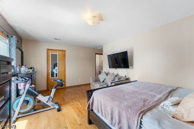 34 Erie St, Elizabeth City, NJ 07206