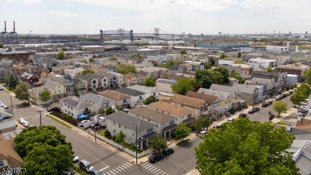 34 Erie St, Elizabeth City, NJ 07206