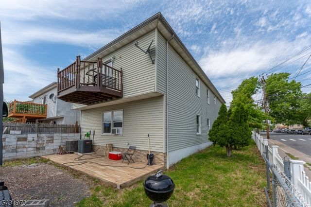 34 Erie St, Elizabeth City, NJ 07206
