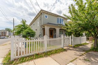 34 Erie St, Elizabeth City, NJ 07206