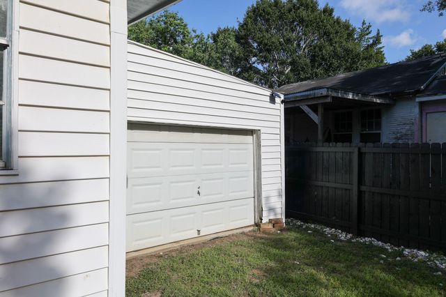 1727 Gray Street, Palacios, TX 77465