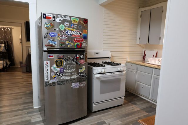 1727 Gray Street, Palacios, TX 77465