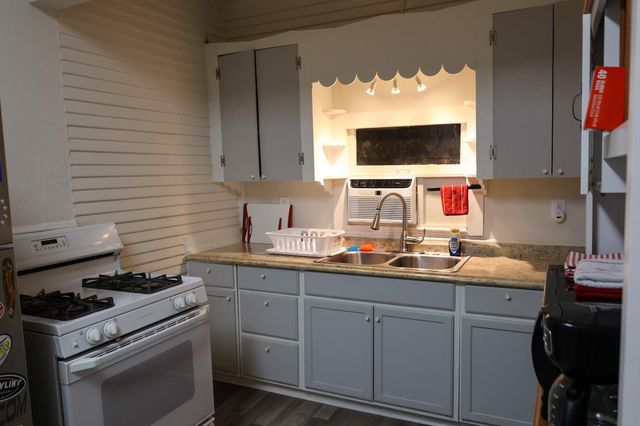 1727 Gray Street, Palacios, TX 77465