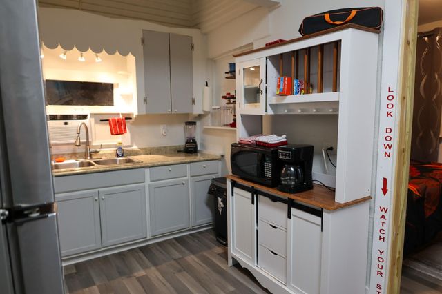 1727 Gray Street, Palacios, TX 77465