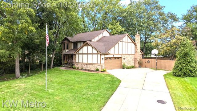 294 Miracle Drive, Troy, MI 48084