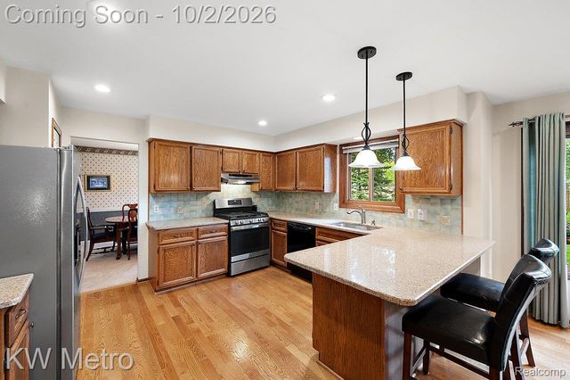 294 Miracle Drive, Troy, MI 48084