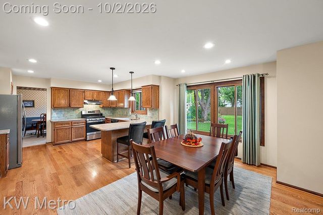 294 Miracle Drive, Troy, MI 48084