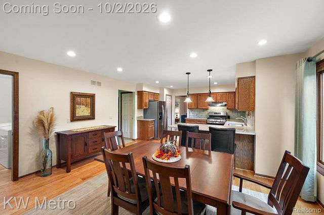 294 Miracle Drive, Troy, MI 48084