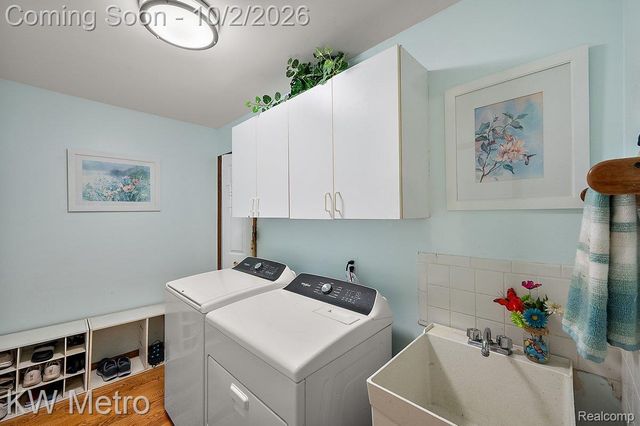 294 Miracle Drive, Troy, MI 48084
