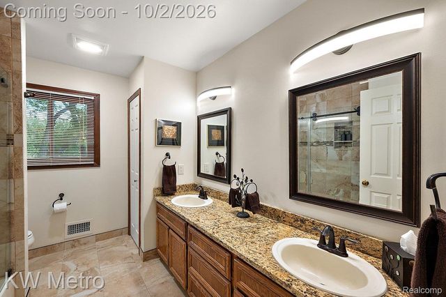 294 Miracle Drive, Troy, MI 48084
