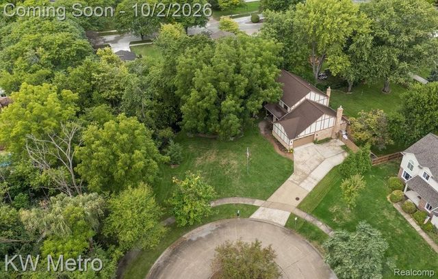 294 Miracle Drive, Troy, MI 48084